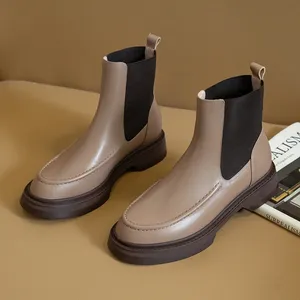 Chaud en <span class=keywords><strong>cuir</strong></span> véritable femmes bottes rétro Style britannique sans lacet <span class=keywords><strong>Chelsea</strong></span> bottes mode <span class=keywords><strong>bottines</strong></span> bout rond plat avec des chaussures pour femmes - Product Image 3