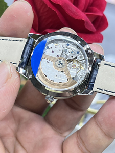 Reloj de diseñador de lujo para mujer con bisel de moissanita, correa de cuero azul con espejo de zafiro, reloj con puntero de acero inoxidable de 22mm - Product Image 4