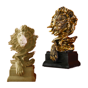 Artesanía <span class=keywords><strong>de</strong></span> resina Decoración del hogar <span class=keywords><strong>Rey</strong></span> Cabeza <span class=keywords><strong>De</strong></span> León Cabeza <span class=keywords><strong>de</strong></span> animal pintada a mano Escultura <span class=keywords><strong>de</strong></span> resina - Product Image 3