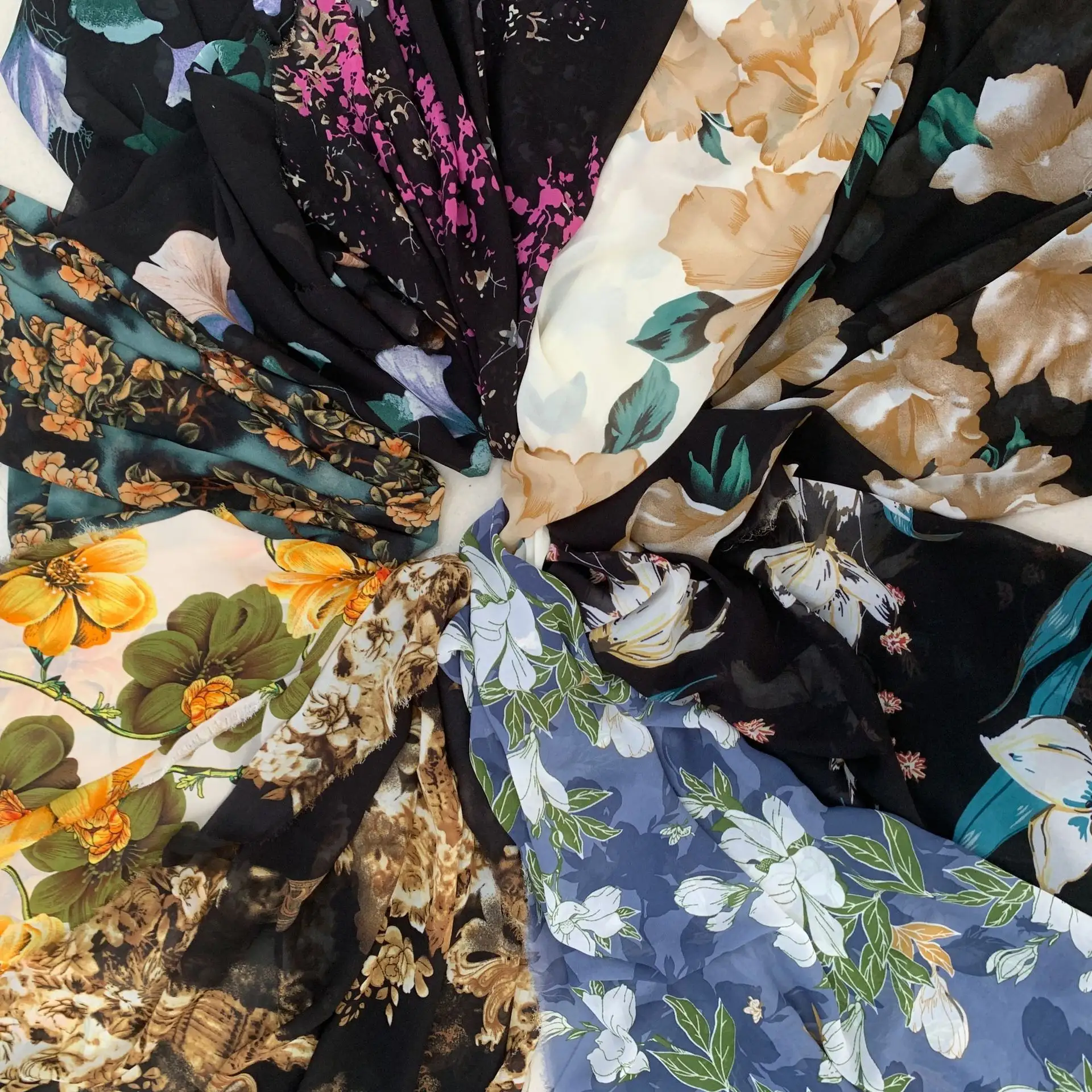 Low Price Chiffon Flower Printing 100% Polyester Fabric 90gsm For Shawls Hijab Garment Women Dress