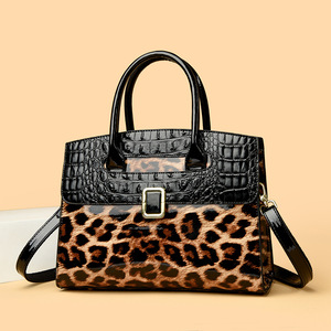 Fashion New Designer Crossbody Bags High Quality PU <b>Leather</b> Shoulder Messenger Bag Casual Totes Luxury Women Handbags and <b>Purses</b> - Product Image 2