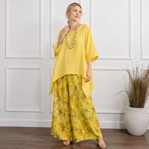 Completo da <span class=keywords><strong>donna</strong></span> personalizzabile 2026: Top in <span class=keywords><strong>lino</strong></span> con orlo asimmetrico e <span class=keywords><strong>pantaloni</strong></span> <span class=keywords><strong>larghi</strong></span> stampati, perfetto per un look casual estivo - Product Image 3