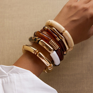 Bracelets en résine acrylique pour l'automne et l'<span class=keywords><strong>hiver</strong></span>, style européen et américain, bijoux de poignet pour femmes, mode de niche, style urbain - Product Image 6