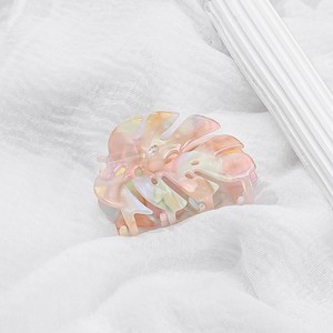 2025 nuovo Design Yi YHJ <span class=keywords><strong>accessori</strong></span> per capelli <span class=keywords><strong>donna</strong></span> graziosi fermaglio a forma di foglia di acetato Clip per capelli mollette per capelli ragazza per <span class=keywords><strong>donna</strong></span> all'ingrosso - Product Image 6