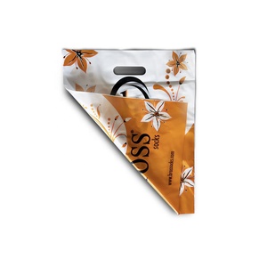 Sac en plastique personnalisé imprimé avec poignée découpée renforcée, vente en gros à bas prix pour emballage textile - Product Image 6