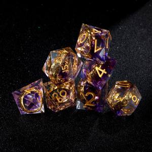 Ensemble de dés polyédriques en résine inspiré du <span class=keywords><strong>Seigneur</strong></span> <span class=keywords><strong>des</strong></span> <span class=keywords><strong>Anneaux</strong></span> avec <span class=keywords><strong>des</strong></span> inclusions d'<span class=keywords><strong>anneaux</strong></span> dorés pour les jeux de rôle sur table DND, cadeau pour les joueurs - Product Image 3
