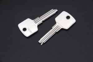 Llave de puerta de metal completa ABU50 duradera personalizada en blanco con manija de latón para cerrajería llaves domésticas - Product Image 5