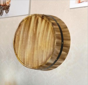 Présentoir mural vintage en fût de chêne, style vignoble, seaux et fûts ronds en bois élégants pour la décoration de bar - Product Image 4