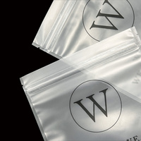 Sacs refermables avec logo imprimé personnalisé, pochettes en plastique givré pour vêtements, cosmétiques et emballage de petits articles
