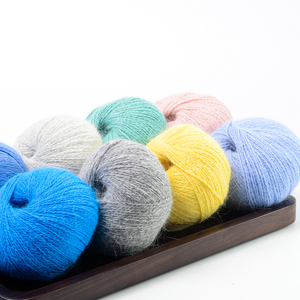 Échantillon gratuit de fil de <span class=keywords><strong>laine</strong></span> super doux en poil de chèvre <span class=keywords><strong>angora</strong></span> 1/16NM 5/16NM 70% poil de lapin <span class=keywords><strong>angora</strong></span>, fil à tricoter en mohair mélangé - Product Image 2