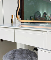 Ensemble coiffeuse blanc crème économique avec miroir éclairé, design moderne, rangement, table de maquillage en bois pour chambre, panneau d'hôtel