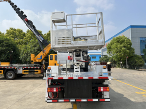 Camion de dépannage HOWO avec grue, camion de remorquage à plateau avec grue à flèche hydraulique, nouveaux véhicules de récupération à plateau avec grue - Product Image 6