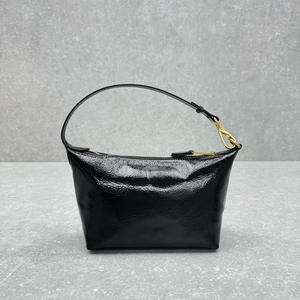 Sac à main de créateur vintage en cuir véritable pour femme avec fermeture ouverte à sangle unique et doublure en coton ciré style seau - Product Image 1