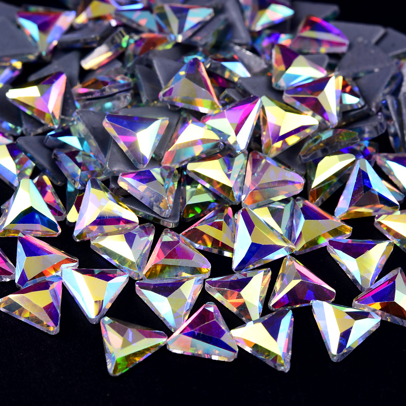#8 Triangles à multiples facettes 8 mm