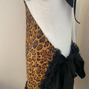 2025 personnalisé nouveau Design maison <span class=keywords><strong>cuisine</strong></span> imprimé léopard <span class=keywords><strong>tablier</strong></span> mode <span class=keywords><strong>Sexy</strong></span> <span class=keywords><strong>tablier</strong></span> à volants - Product Image 4
