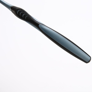 מברשת שיניים למבוגרים עם לוגו בהתאמה אישית, זיפים רכים, ידית פלסטיק, מתנות עסקיות בכמויות גדולות לשימוש ביתי ובתי מלון - Product Image 5