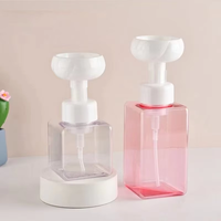 Bouteilles colorées de mousse de main en plastique de vente chaude 250ml bouteille de pompe de forme carrée en plastique sans air bouteilles de soins personnels en plastique