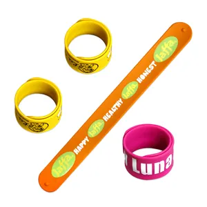 Bracelet à pression en PVC réfléchissant en caoutchouc pour enfants, Logo personnalisé de haute qualité