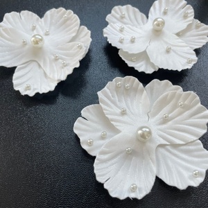 Elegante Flor 3D de Duas Camadas com Pérolas para Acessórios de Vestido de Noiva - Product Image 3
