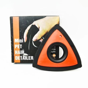 Práctico Removedor de Pelo de Mascotas de Silicona con Forma de Triángulo Multifuncional y Portátil para el Cuidado de Perros - Product Image 2