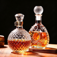 Bouteilles en verre décoratives, bouteilles à whisky en cristal avec bouchons hermétiques, récipients de stockage de liqueur ambrée pour la présentation sur la table lors de fêtes à domicile