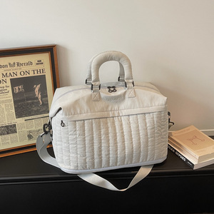 Sac de voyage personnalisé avec logo, durable, imperméable, grande capacité, esthétique, sac de sport à bandoulière pour la salle de sport - Product Image 2