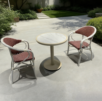 Ensemble table et chaises de salle à manger VANGARDEN en pierre frittée légère pour extérieur, résistant à l'eau, commercial, personnalisable pour villa, cour, résistant à l'usure