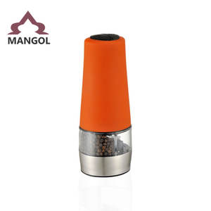 Molinillo de Pimienta Eléctrico de Acero Inoxidable, Forma Cilíndrica, con Cuerpo Transparente y Tapa de Plástico para Uso en la Cocina - Product Image 3