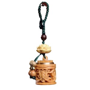 Pendentif de téléphone en bois de santal vert, gourde de lotus creuse, style chinois, diffuseur sculpté, ornement porte-clés avec cordon - Product Image 5