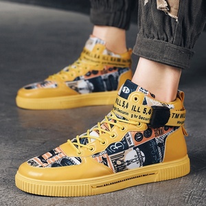 Baskets montantes unisexes en <span class=keywords><strong>toile</strong></span> Chaussures plates décontractées pour <span class=keywords><strong>homme</strong></span> Design graffiti Chaussures de basketball tendance pour l'automne et l'hiver - Product Image 5