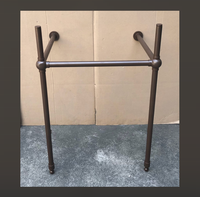 Dernières superbes accessoires de salle de bain en rénovation de salle de bain vanité en fer porte-serviettes en béton évier finition en fer martelé bronze frotté