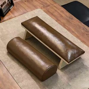 Almohada de mano de estilo antiguo para manicura, inclinada, antideslizante, de madera y cuero, con soporte para manos, para aliviar la fatiga - Product Image 1