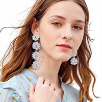 Boucles d'oreilles pendantes en alliage pour femmes, style ZA, luxe léger, rétro, minimaliste, élégant, personnalisé, design de créateur, motif fleur exagéré