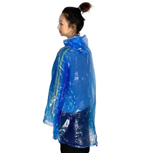 Fabriek Direct Wegwerp Waterdichte Plastic Regenjas Pe Wegwerp Hooded Regenkleding Unisex Plastic Regen Jas