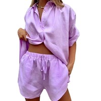 Nouvelle collection été 2026 style euro-américain pour femme : Ensemble décontracté deux pièces comprenant une chemise à manches courtes, coupe ample, boutonnée à la taille, et un short à lacets.