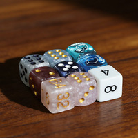 Dés en résine colorés en forme d'arbre avec coins arrondis et motif à points ; Ensembles de dés personnalisables pour jeux de table et de bar/KTV