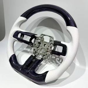 Volant en cuir perforé blanc avec fibre de carbone pour <span class=keywords><strong>Ford</strong></span>, compatible avec <span class=keywords><strong>Mustang</strong></span> GT500 GT350 2015 2016 2017 - Product Image 4