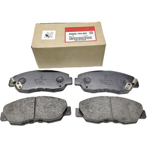 ผ้าเบรก Akebono รุ่น 45022-TR3-A02 สำหรับ Honda Civic ด้านหน้า แบบกึ่งโลหะ ผลิตในประเทศญี่ปุ่น - Product Image 1