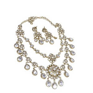Ensemble collier et boucles d'oreilles en moissanite plaqué or de qualité supérieure, élégant et glamour, pour collection de mariage, pour femmes - Product Image 2