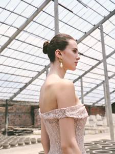 ชุดเดรสหรูหราแฟชั่นเปิดไหล่สำหรับผู้หญิงชุดเดรสหรูหราจากแบรนด์สีขาวในเวียดนาม - Product Image 6