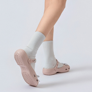 Zuecos Mary Jane con Logotipo Personalizado para Mujer, Estilo Balletcore, Zapatos de Jardín de EVA con Dijes Plateados, Sandalias Ligeras para Damas - Product Image 4