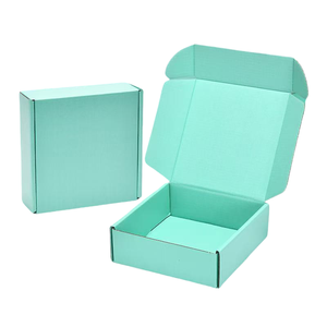 Cajas Blancas Ranuradas Personalizadas con Barnizado y Laminación Mate, Reciclables, Tamaños Personalizados, Embalaje de Regalo para Ropa, Cartón Corrugado - Product Image 3