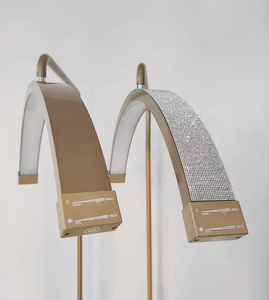 Lampada LED a Mezzaluna Dorata OEM 28 Pollici, Luce ad Arco per Extension Ciglia, Lampada da Terra per Fotografia e Trucco - Product Image 1