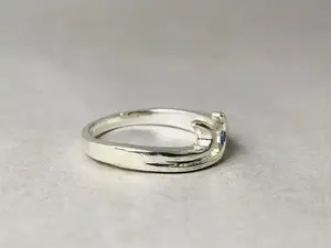 แหวนเงินสเตอร์ลิง925ลายคลื่นทะเลแบบมินิมอลเครื่องประดับผู้ส่งออกอินเดียสำหรับนิ้ว - Product Image 2