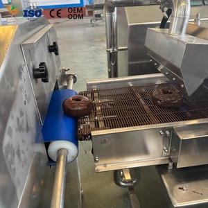 Machine à enrober le <span class=keywords><strong>chocolat</strong></span> automatique haute performance pour le processus d'enrobage du <span class=keywords><strong>pain</strong></span> et des beignets - Product Image 4