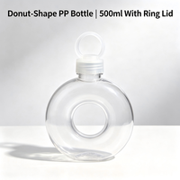 Bouteille de boisson en PP de 500 ml en forme de donut, transparente, jetable, pour thé au lait, avec couvercle à anse, logo personnalisé, vente en gros