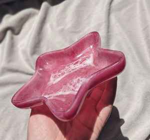 Bol en résine fait main coloré, art époxy, plat décoratif pour bibelots, porte-bijoux, plat de service moderne, accent unique - Product Image 5