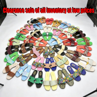 Sandales plates populaires pour femmes, tongs tendance en solde, pantoufles de marche décontractées, styles variés expédiés aléatoirement