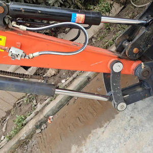 Utilisé 3.5 Tonnes pour Kubota KX135-5 Excavatrice compacte sur chenilles pour la construction, l'agriculture et l'aménagement paysager - Product Image 5