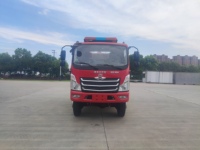 Camion de pompiers avec réservoir d'eau de 3 à 4 tonnes, 3500 L, 4x2, diesel, véhicule de secours d'urgence avec pompe à incendie pour la lutte contre les incendies communautaires et forestiers
